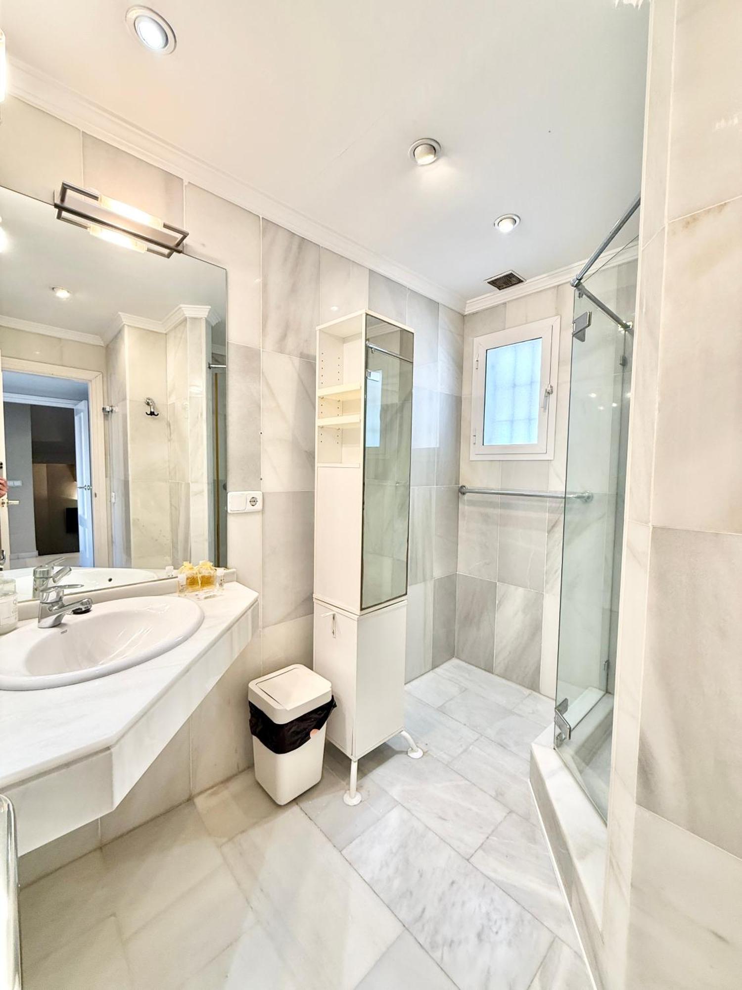 Penthouse Golden Mile Seaviews With Paddle Court - Eaw Homes Apartamento