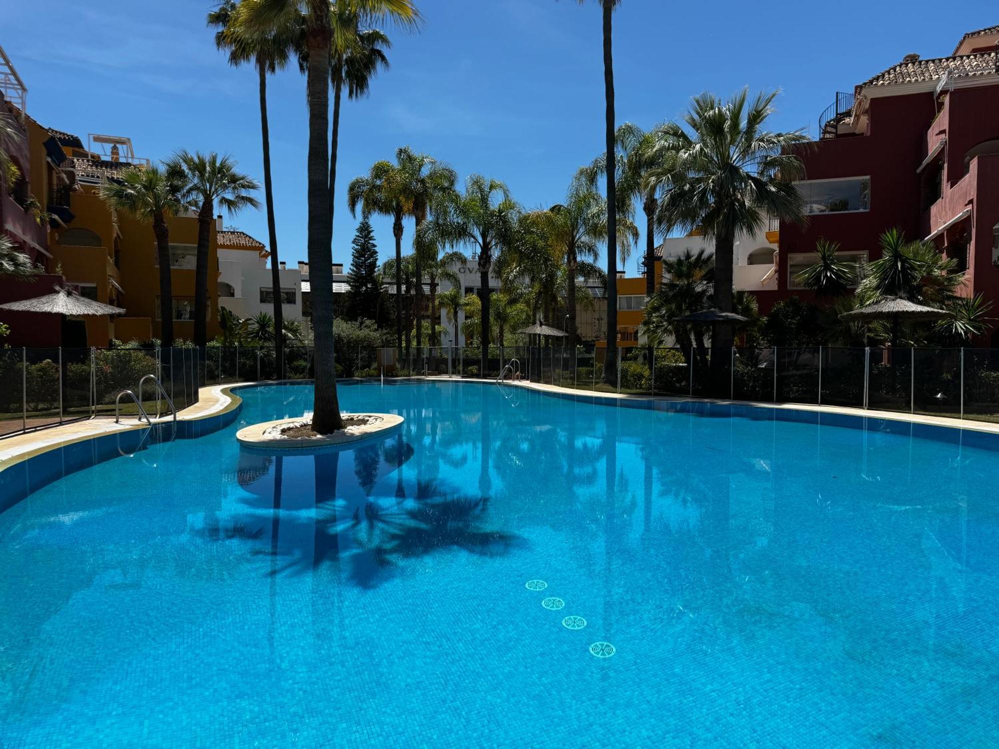 Penthouse Golden Mile Seaviews With Paddle Court - Eaw Homes *