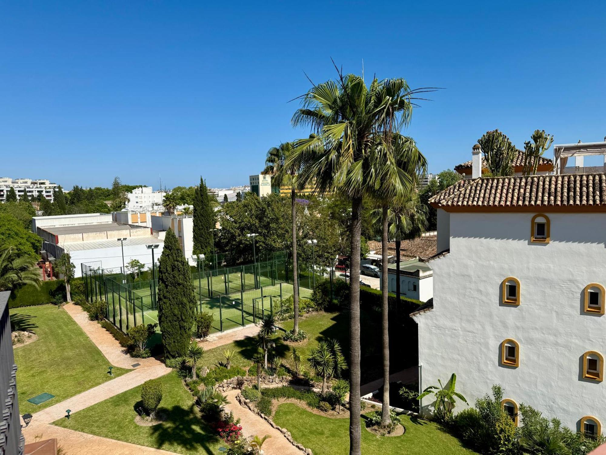 Penthouse Golden Mile Seaviews With Paddle Court - Eaw Homes *