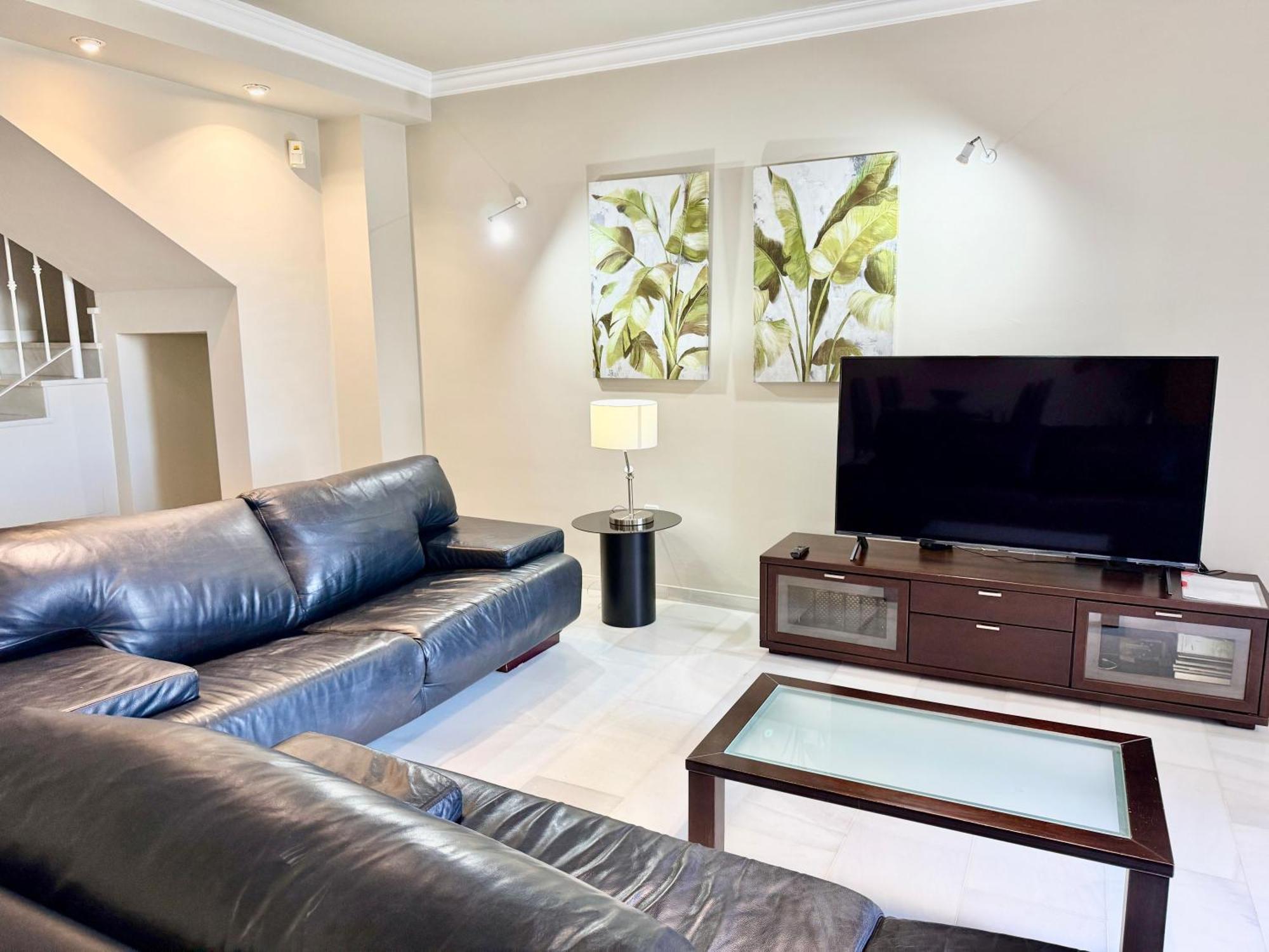 Penthouse Golden Mile Seaviews With Paddle Court - Eaw Homes